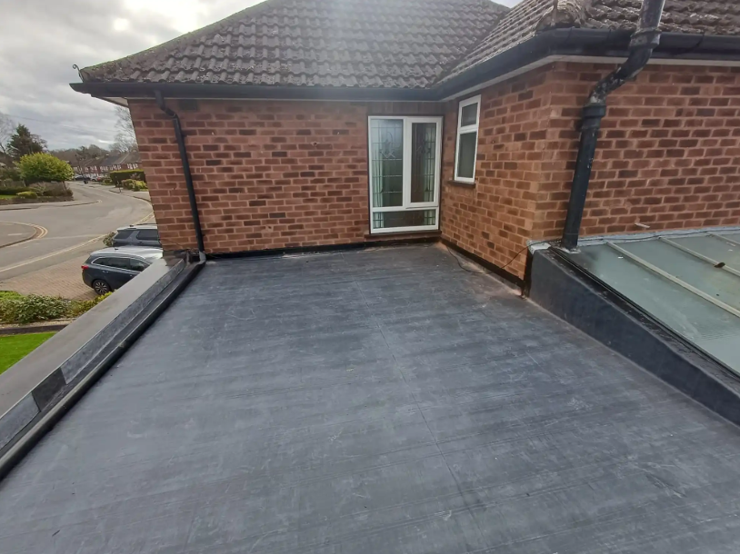 Single-storey extension